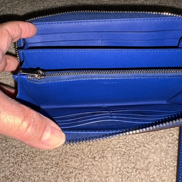 Coach Blue Leather Wallet w/wrist strap - Picture 3 of 4